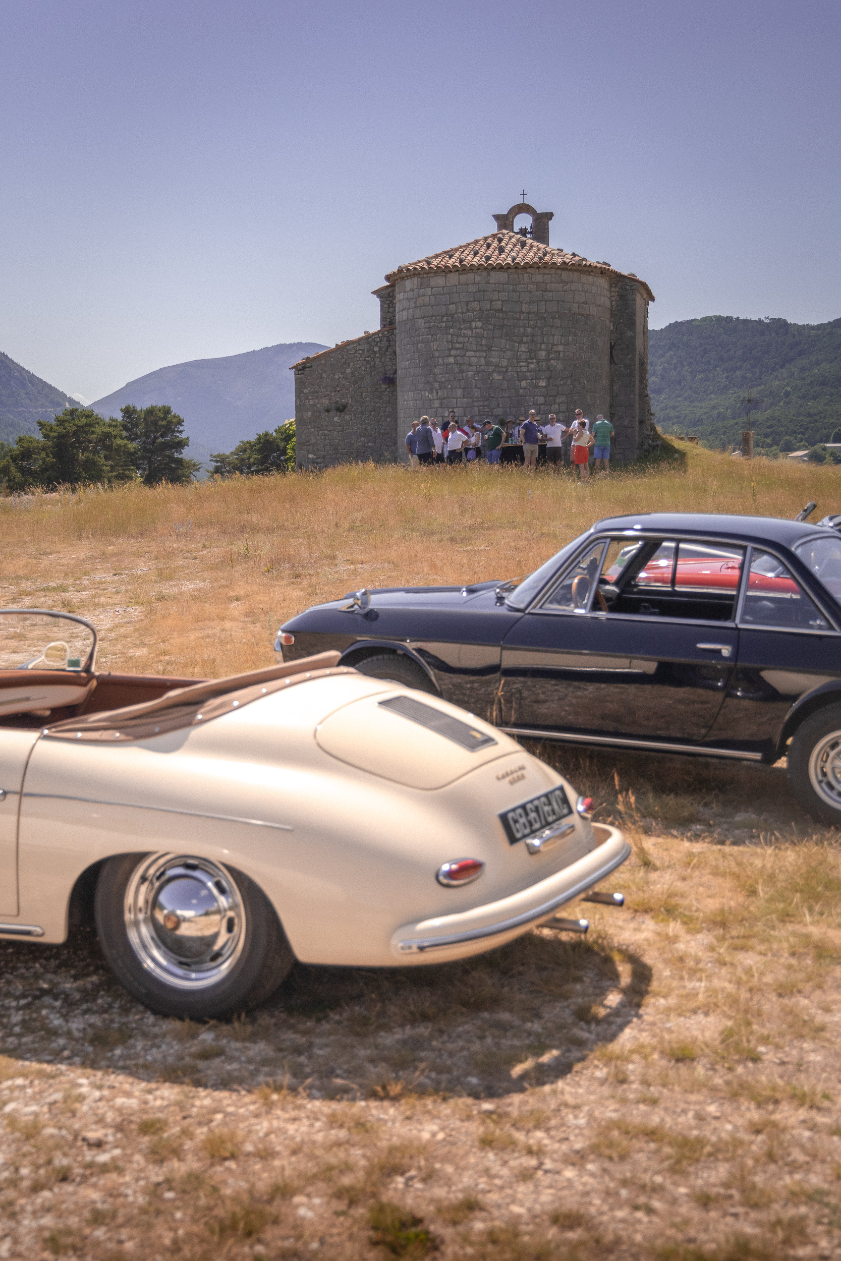 Rent a classic car for a wedding in Cannes